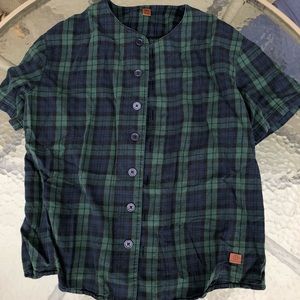 Unyform button down t shirt